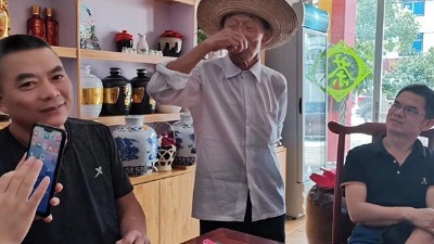 為什么在農(nóng)村用烤酒設備開酒坊受歡迎？大家都愛喝散裝酒？