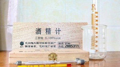 用蒸酒設(shè)備釀酒的新人，測酒度時為什么總是不準確？