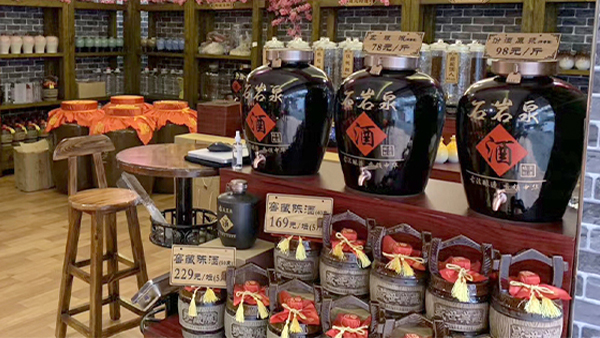 用小型酒廠釀酒設(shè)備一年釀2萬(wàn)斤高粱酒，能賺多少錢？