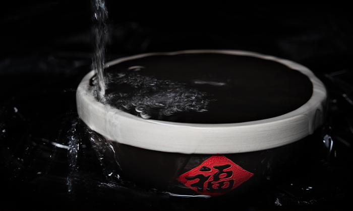 大曲酒質(zhì)好，香氣濃郁，口感醇厚飽滿(mǎn)